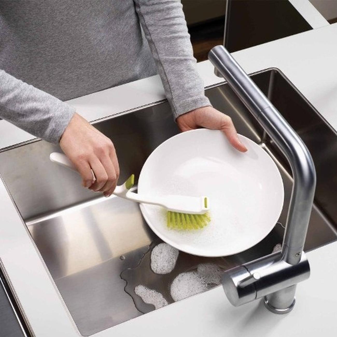 jj-edge-dish-brush-grey - Joseph Joseph Edge Grey Washing-up Brush