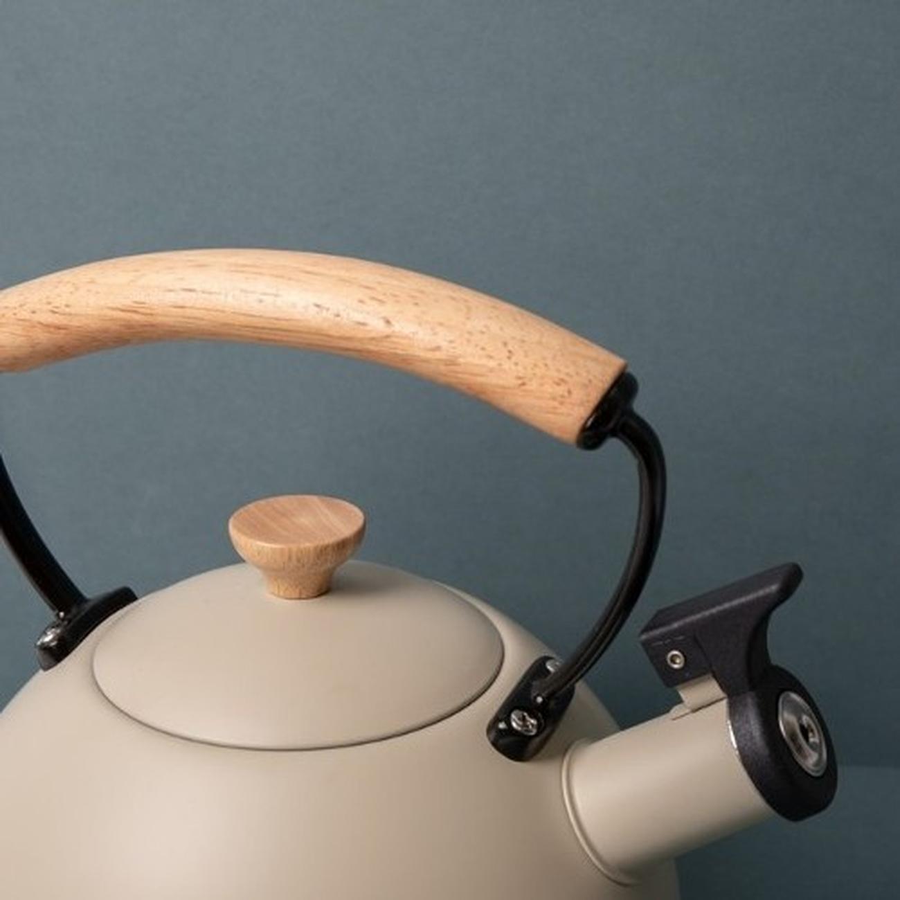 la-cafetiere-whistling-kettle-1-6l-latte - La Cafetiere Whistling Kettle 1.6L Latte