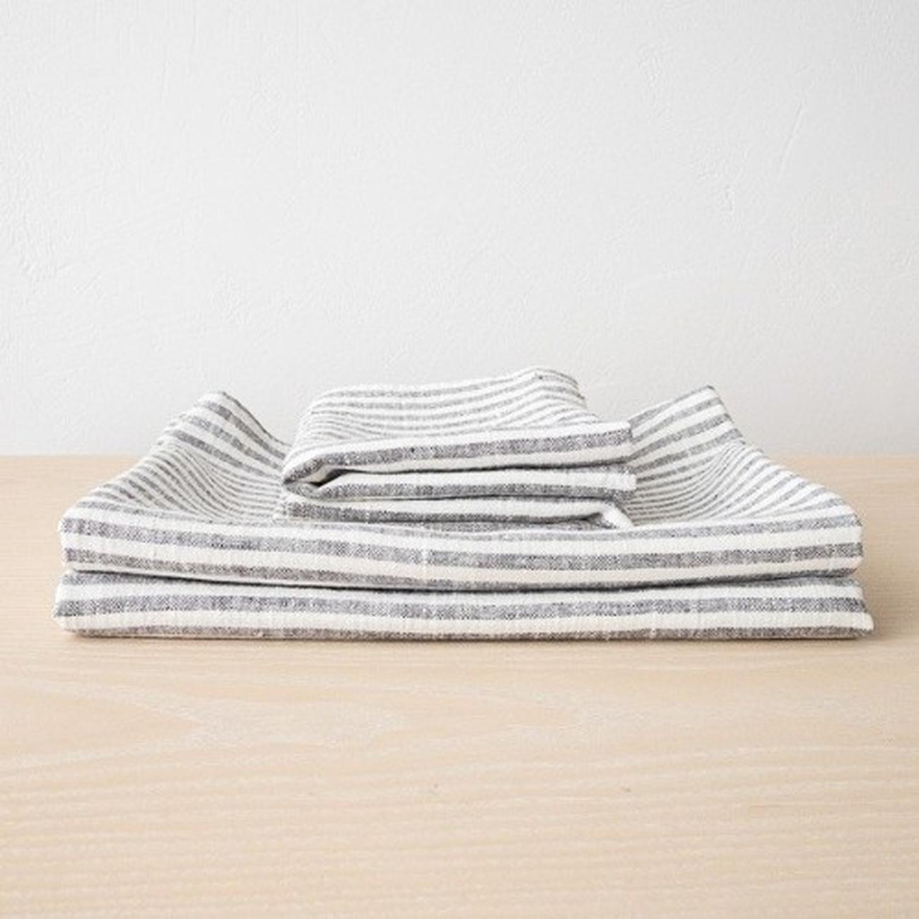 linenme-brittany-graphite-43x43-napkin - Linen Brittany Graphite Napkin