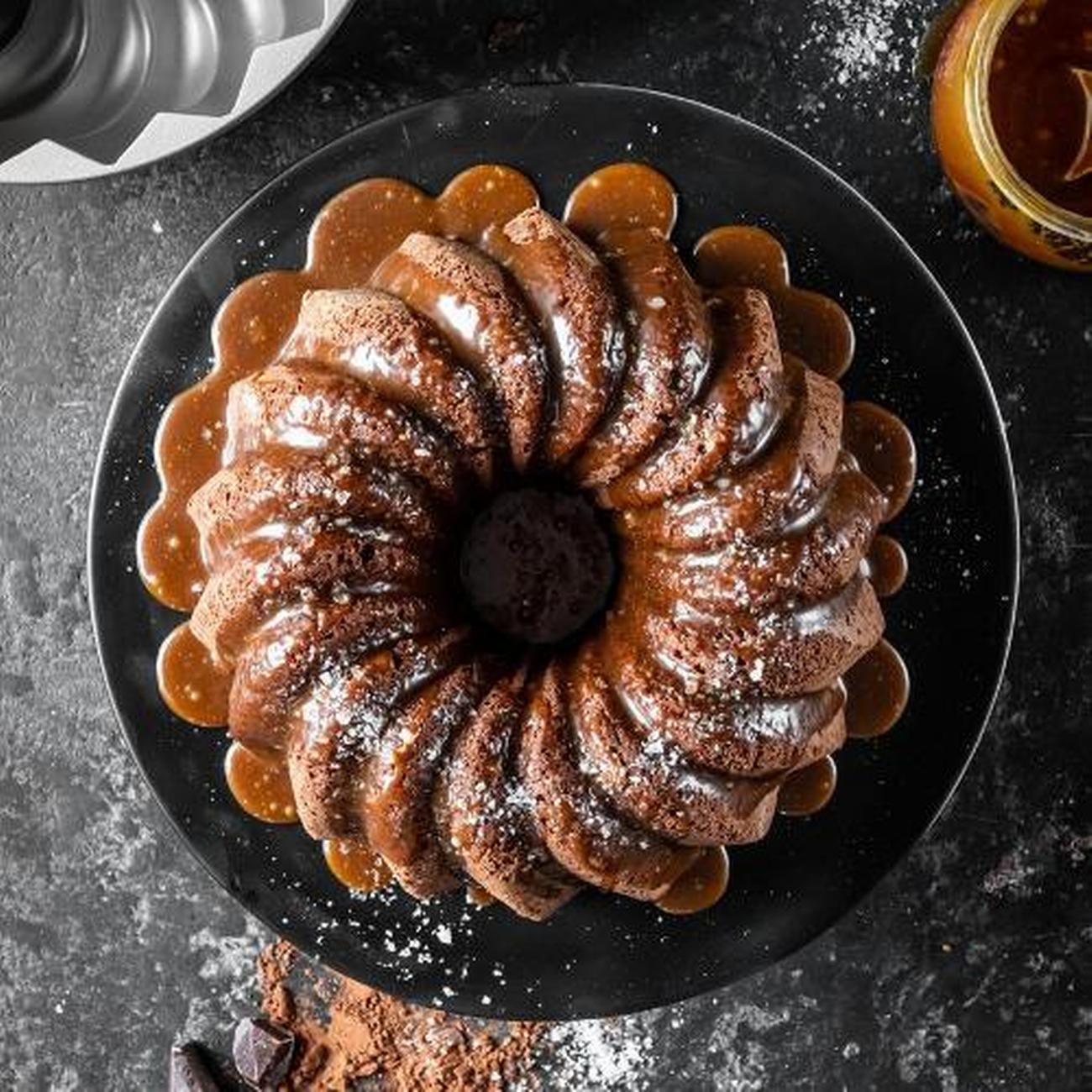 masterclass-cast-aluminium-swirl-cake-tin - MasterClass Cast Aluminium Swirl Cake Tin