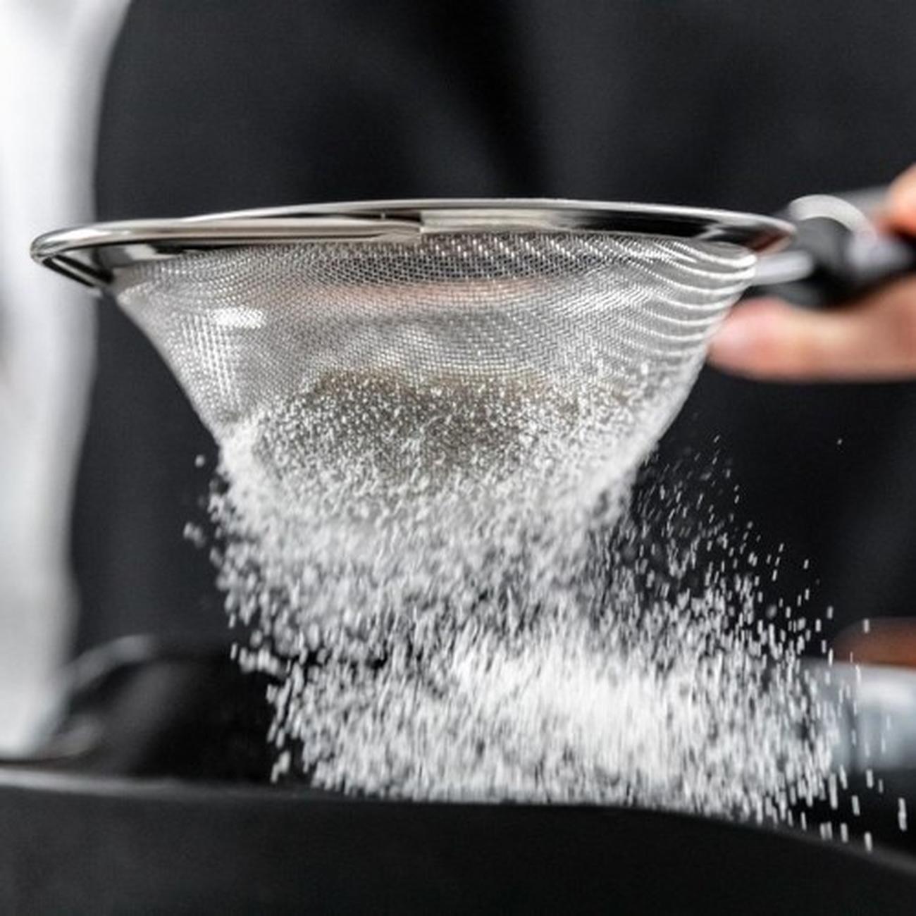 mc-mesh-sieve-12cm-ss-soft-grey-grip - MasterClass Soft Grip Stainless Steel Sieve 12cm