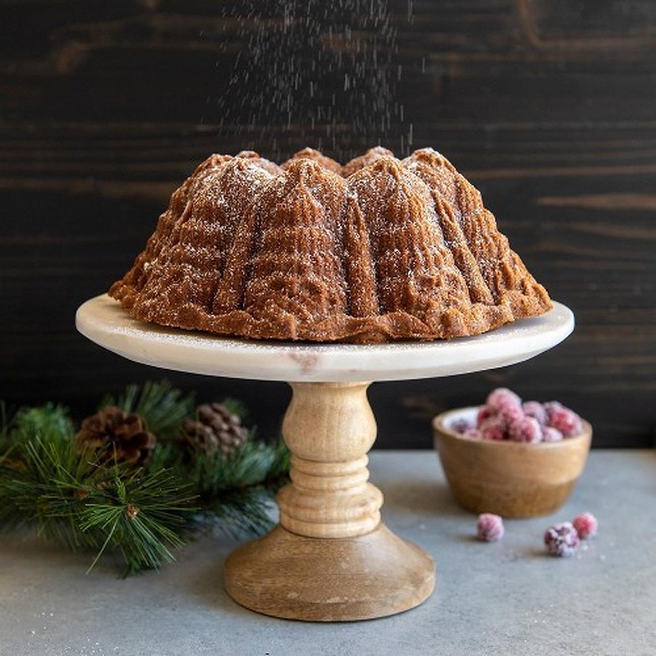 nordic-ware-verry-merry-bundt-pan-so - Nordic Ware Very Merry Bundt- Pan