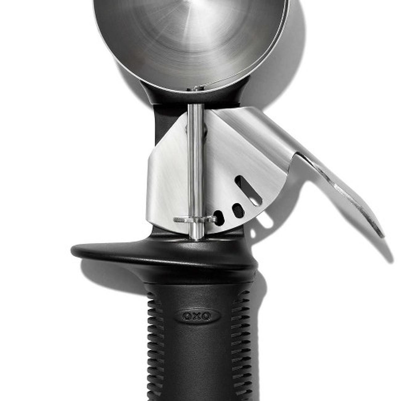 oxo-classic-swipe-ice-cream-scoop - Oxo Classic Swipe Ice Cream Scoop