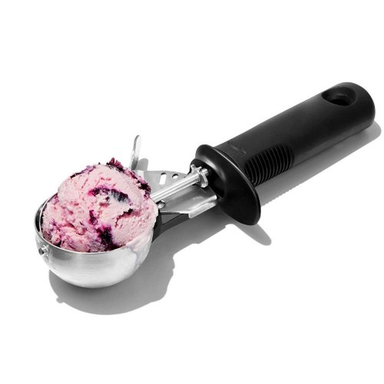 oxo-classic-swipe-ice-cream-scoop - Oxo Classic Swipe Ice Cream Scoop