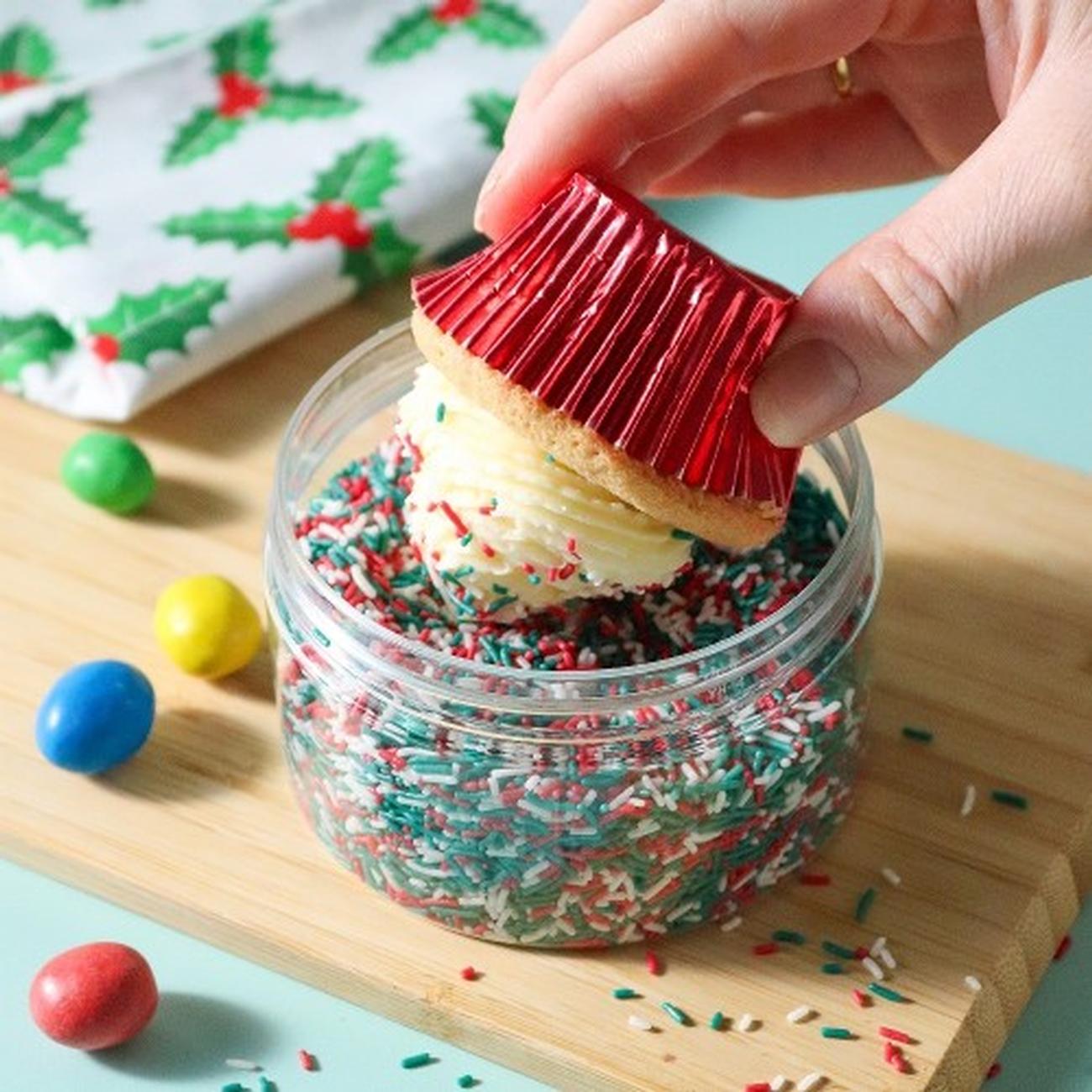 pme-christmas-very-merry-sprinkles-160g - PME Very Merry Christmas Sprinkles 160g