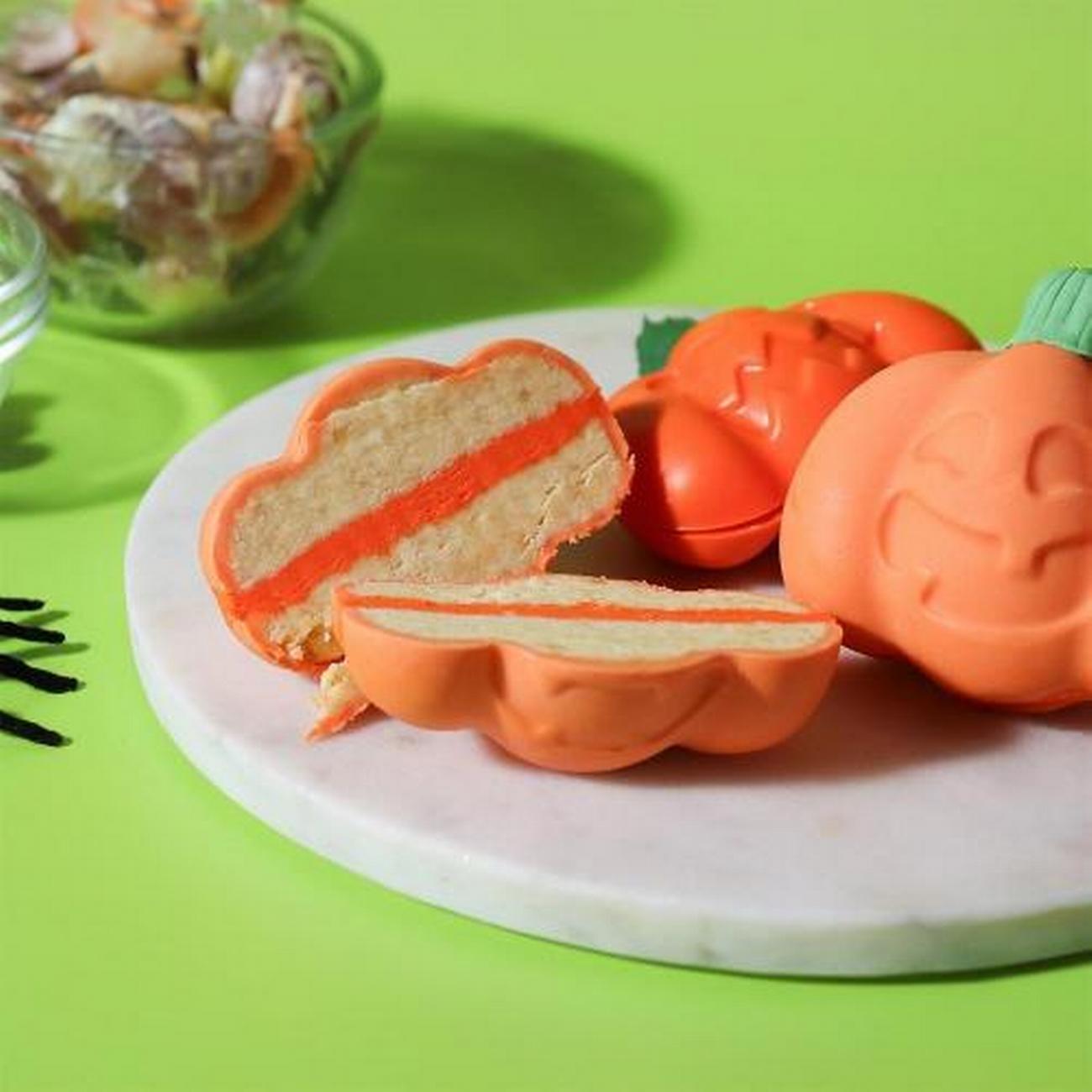 pme-halloween-nonstick-cake-pan-funky-pumpkin - PME Funky Pumpkins Halloween Non-stick Cake Pan