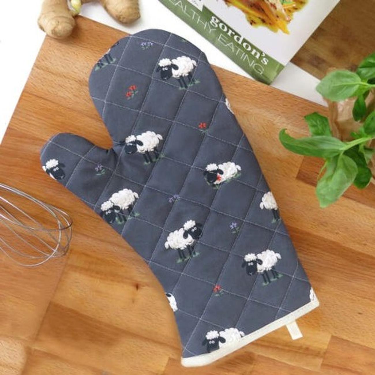 Samuel-Lamont-Fluffy-Flock-Sheep-Gauntlet-Oven-Gloves-Mitt - Fluffy Flock Sheep Gauntlet