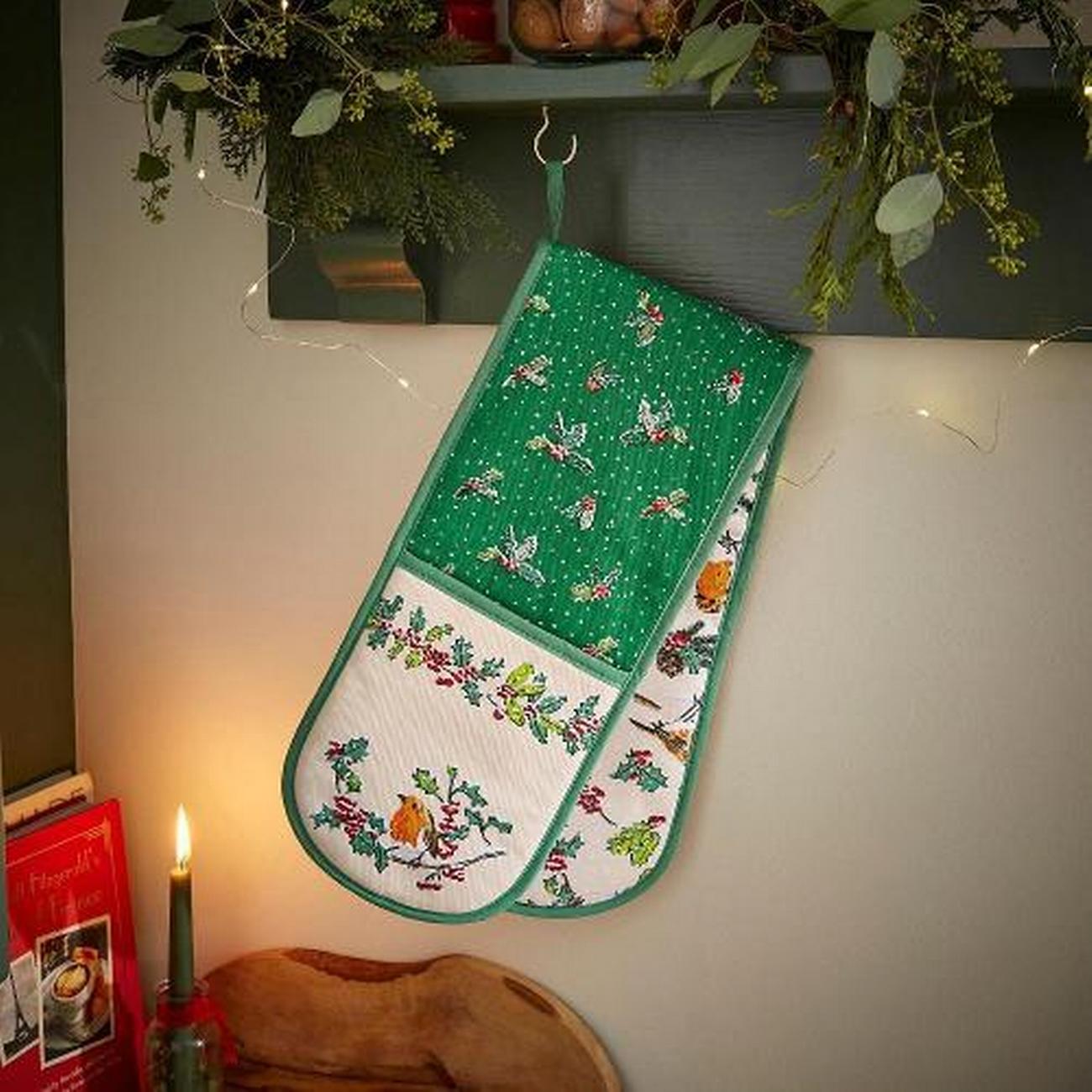ulster-weavers-christmas-robins-green-double-glove - Ulster Weavers Christmas Robins Green Double Oven Glove