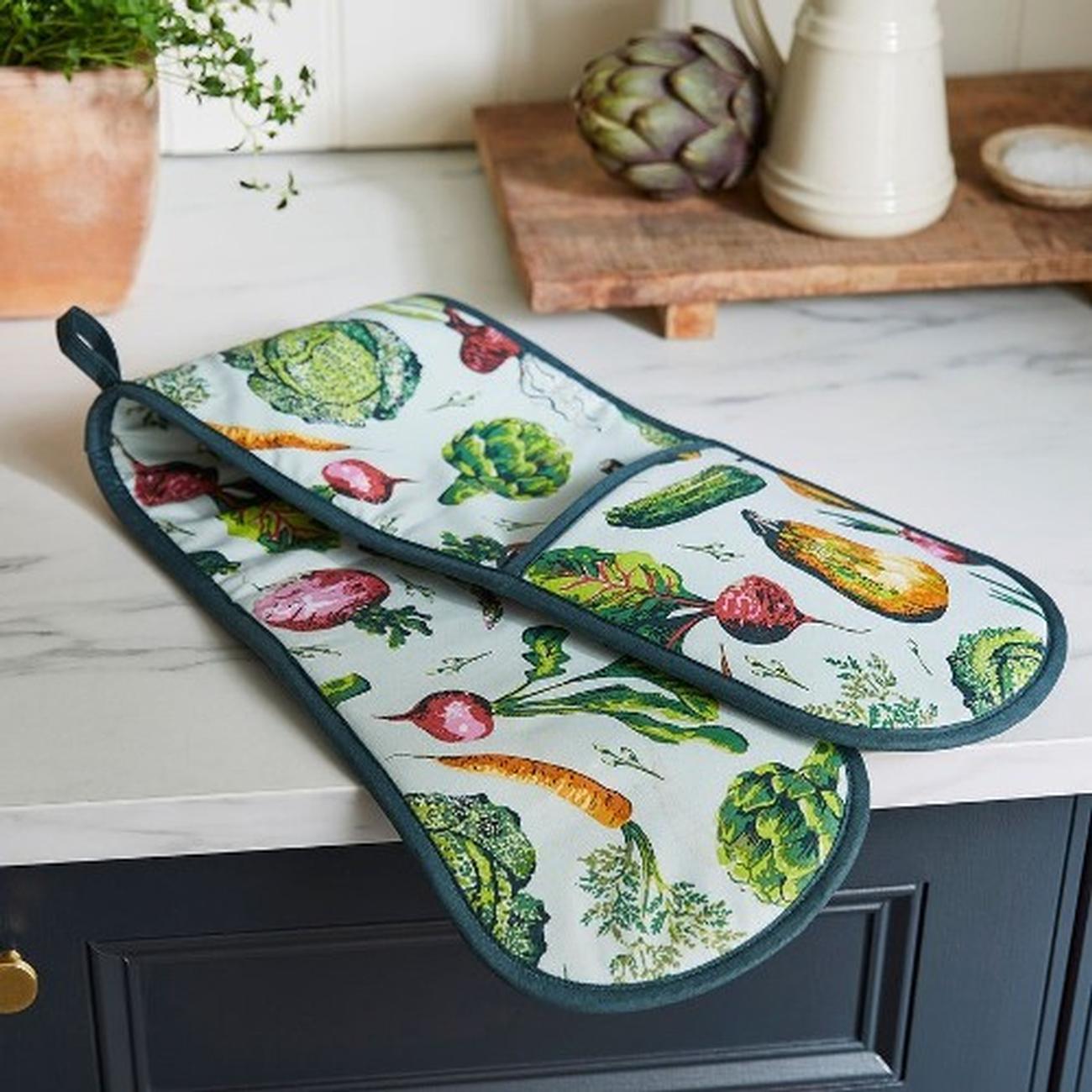 ulster-weavers-vegetable-medley-double-glove - Ulster Weavers Vegetable Medley Double Oven Glove