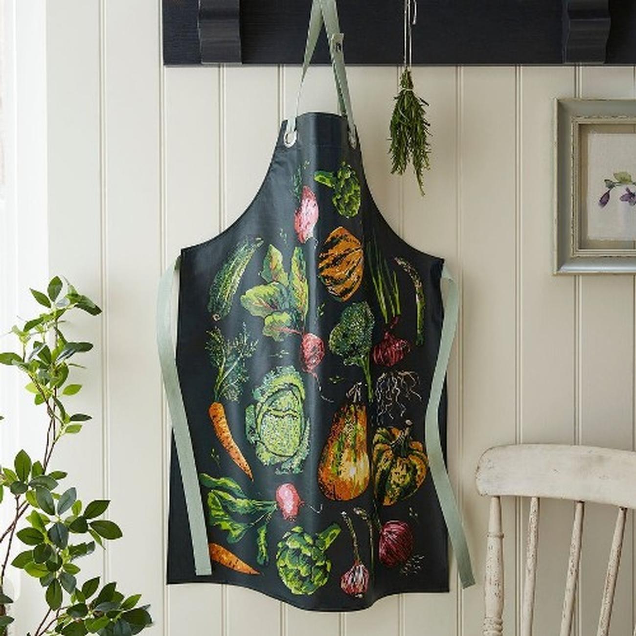 ulster-weavers-vegetable-medley-olicloth-apron - Ulster Weavers Vegetable Medley Oil Cloth Apron