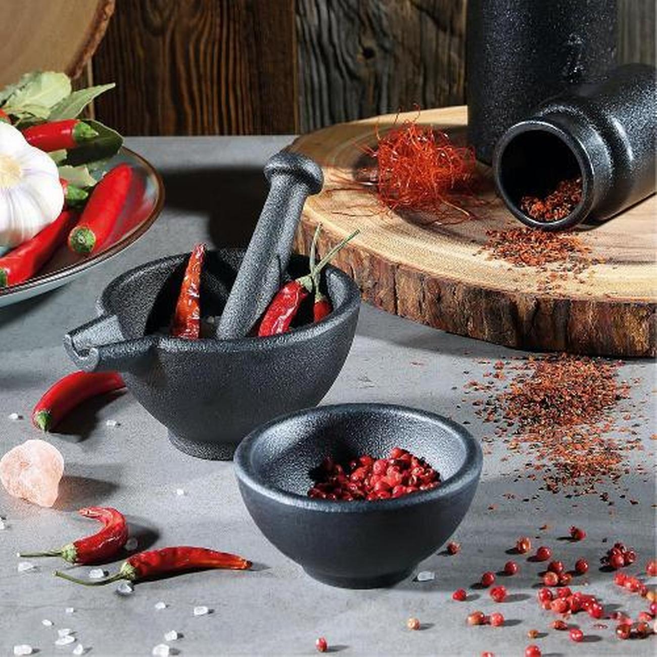 zassenhaus-cast-iron-pestle-mortar-set - Zassenhaus Cast Iron Pestle & Mortar Set