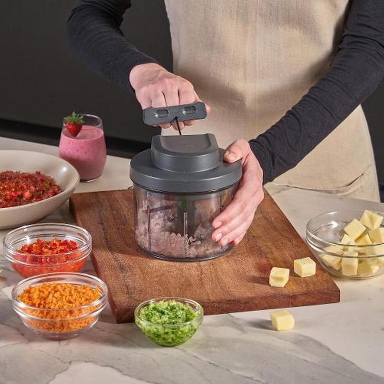 zyliss-easy-pull-food-processor - Zyliss Easy Pull Food Processor