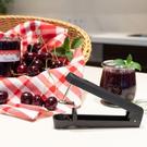 westmark-cherry-pitter-kernetto - Westmark Cherry Stoner Kernetto