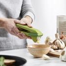 joseph-joseph-cleanforce-garlic-press - Joseph Joseph CleanForce Garlic Press