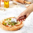 triangle-pizza-wheel-soul-walnut-wood-7cm - Triangle Pizza Cutter Soul 7cm Walnut