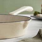 barbary-oak-fry-pan-26-cm-round-cream-cast-iron - Barbary & Oak Foundry 26cm Round Cast Iron Fry Pan-Cream