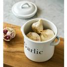 garden-trading-enamel-garlic-store-white - Garden Trading Enamel Garlic Store White