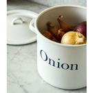 garden-trading-enamel-onion-store-white - Garden Trading Enamel Onion Store White