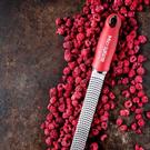 microplane-premium-classic-zester-grater-pomegranate - Microplane Premium Classic Zester Grater Pomegranate