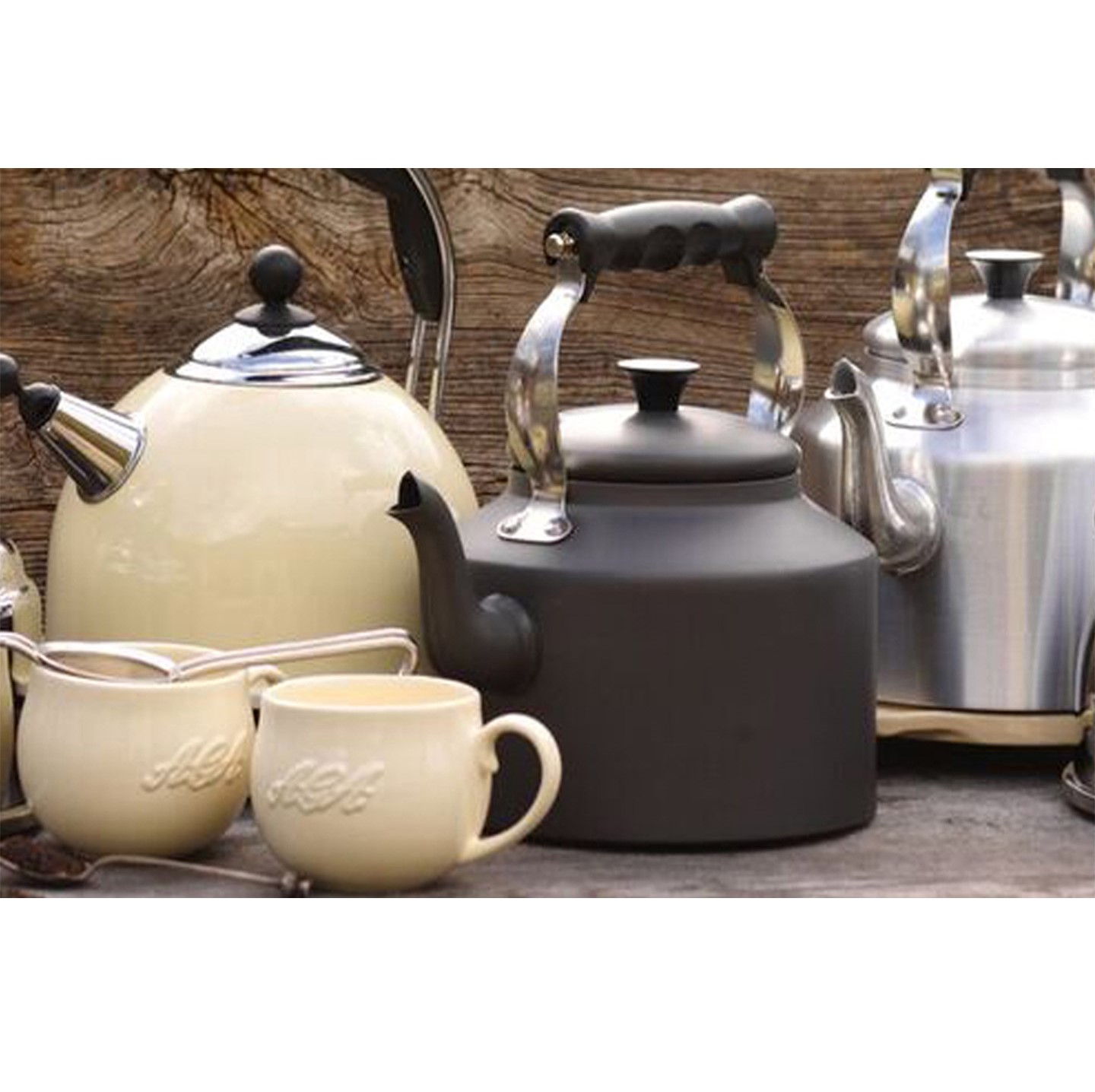 AGA Whistling Kettle Cream