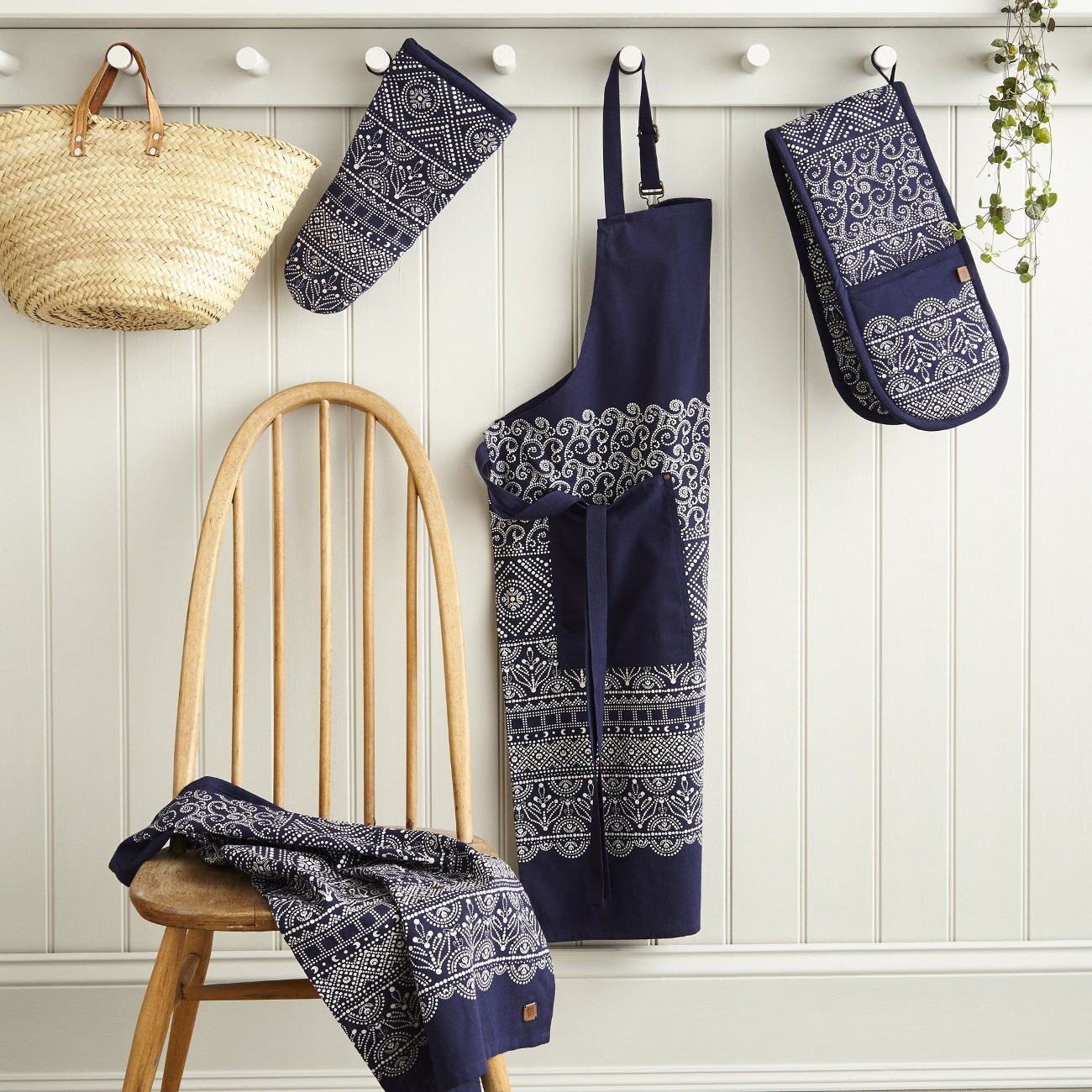 Ulster Weavers Double Oven Glove Cotswold